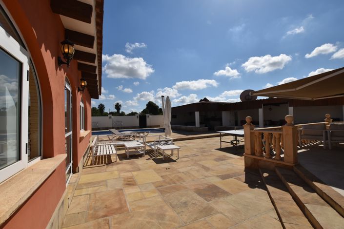 Image No.8-6 Bed Country Property for sale