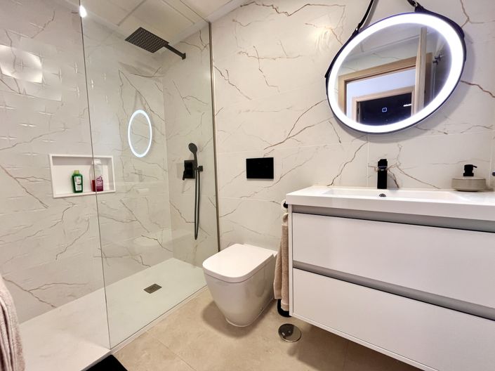 Image No.18-2 Bed Apartment for sale