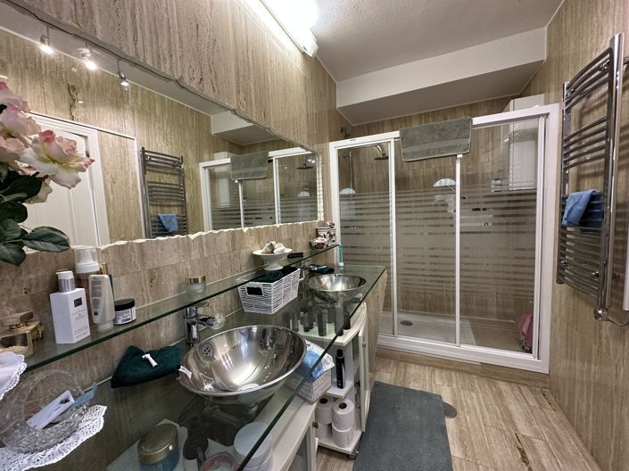 Image No.27-5 Bed Villa for sale