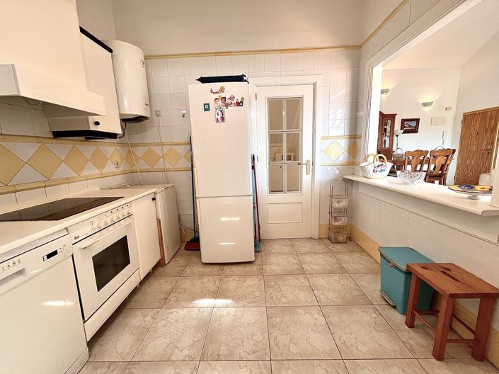 Image No.10-3 Bed Apartment for sale