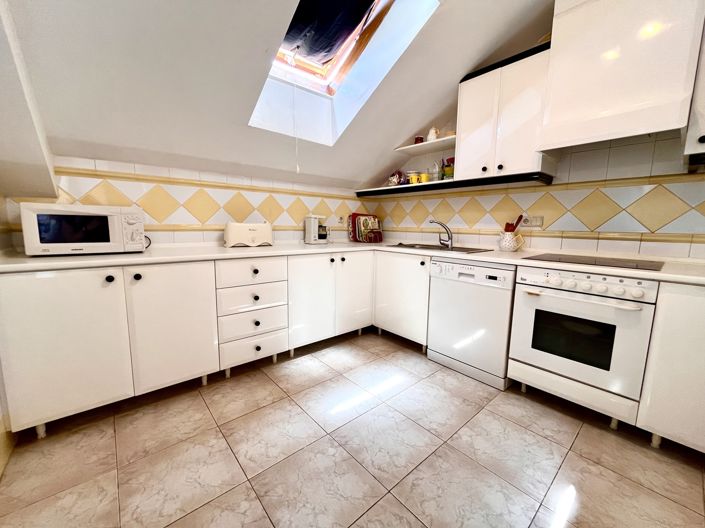 Image No.9-3 Bed Apartment for sale