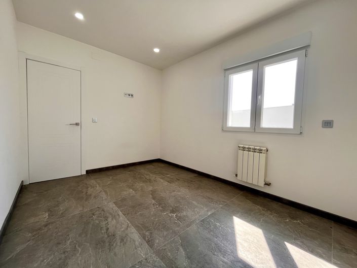 Image No.11-6 Bed Villa for sale