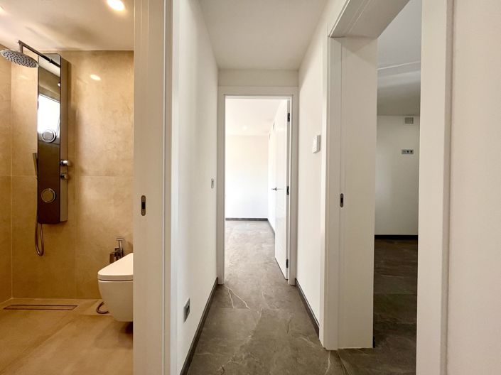 Image No.12-6 Bed Villa for sale