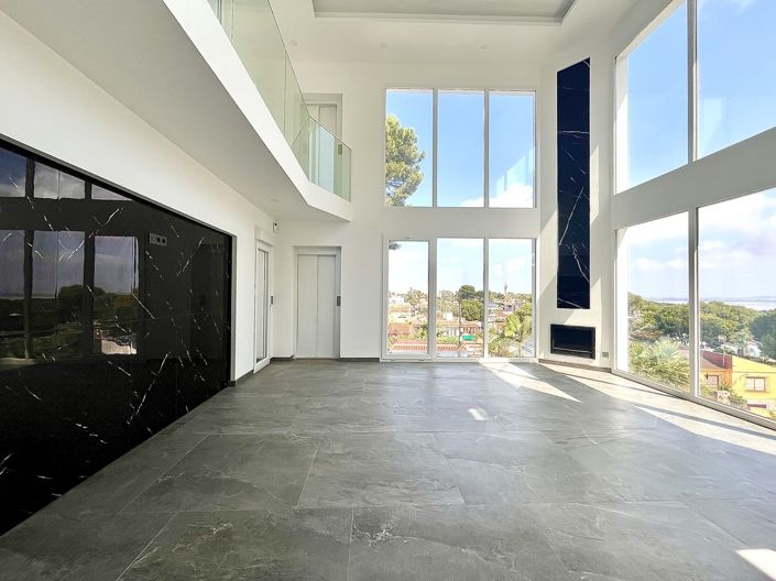 Image No.4-6 Bed Villa for sale