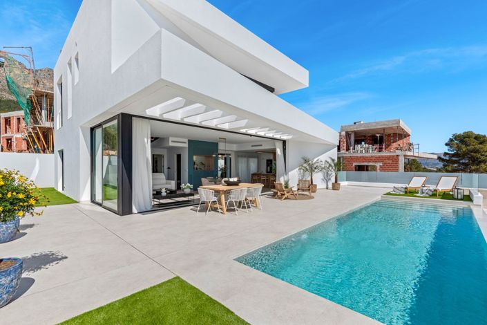 Image No.18-4 Bed Villa for sale