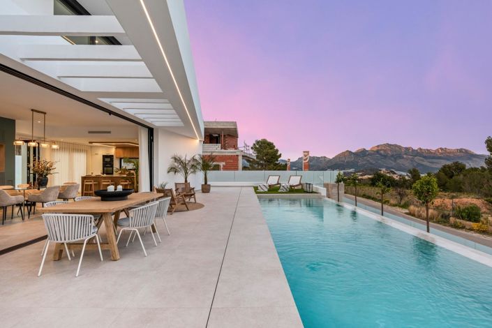 Image No.43-4 Bed Villa for sale