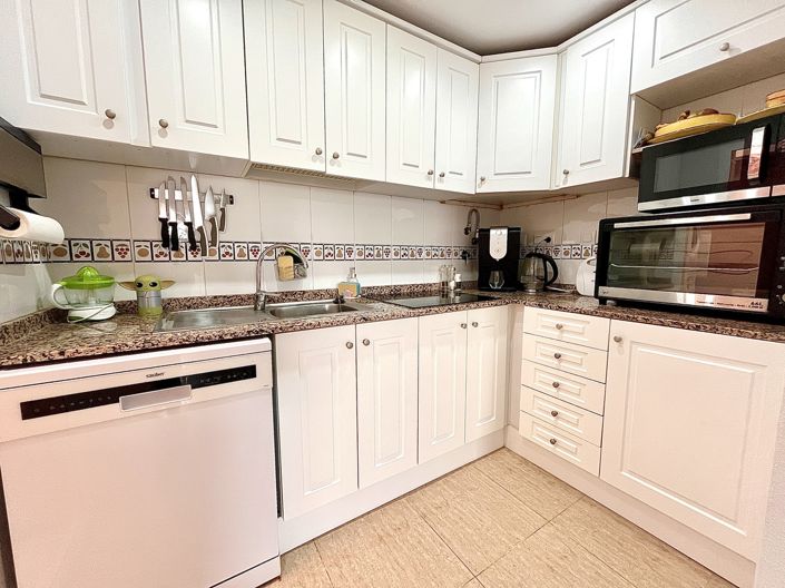 Image No.7-2 Bed Townhouse for sale