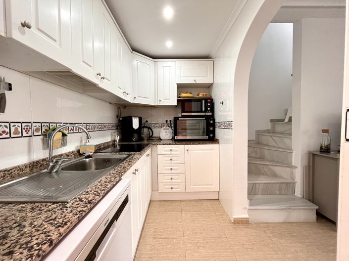 Image No.8-2 Bed Townhouse for sale