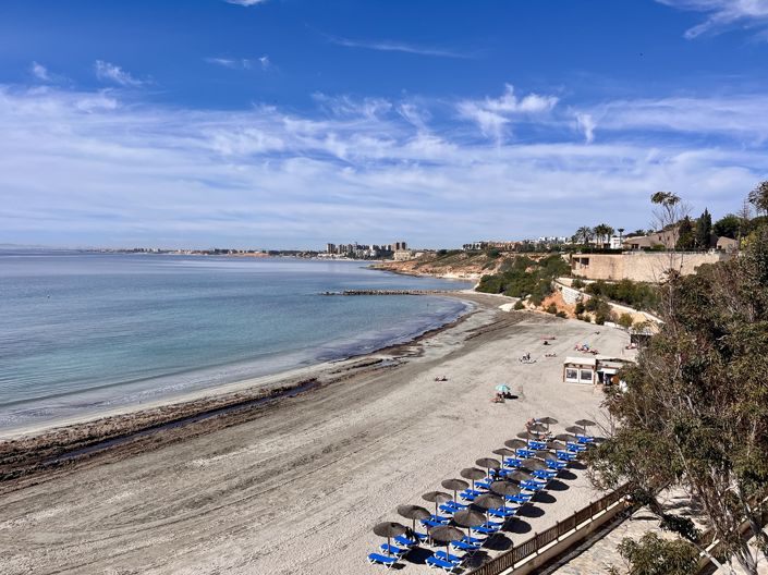 Image No.2-Villa de 6 chambres à vendre à Cabo Roig