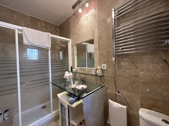 Image No.30-5 Bed Villa for sale