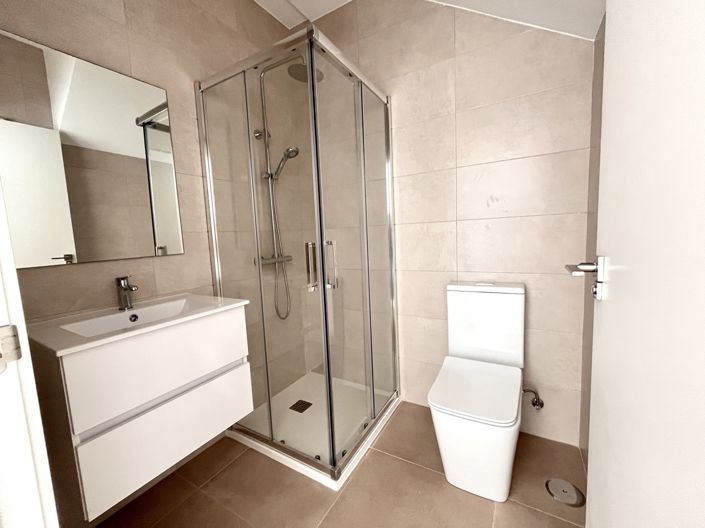 Image No.14-3 Bed Townhouse for sale