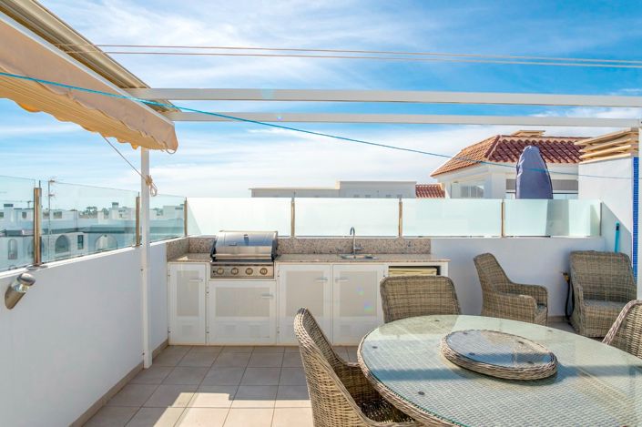 Image No.26-2 Bed Apartment for sale