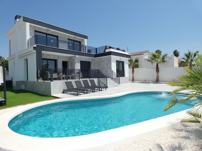 Image No.1-4 Bed Villa for sale
