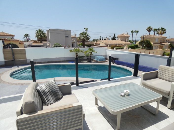 Image No.2-4 Bed Villa for sale