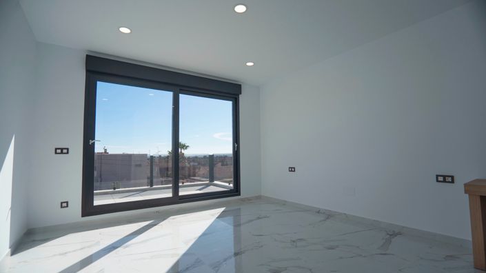 Image No.28-4 Bed Villa for sale