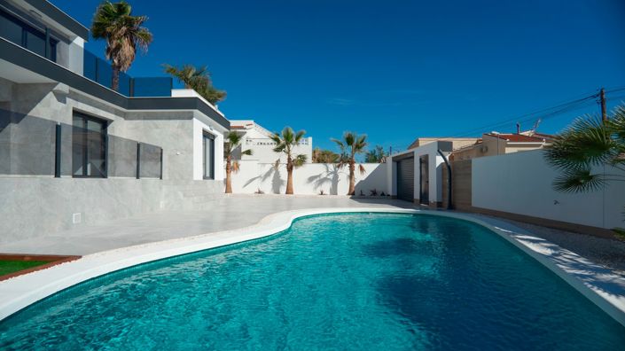 Image No.4-4 Bed Villa for sale