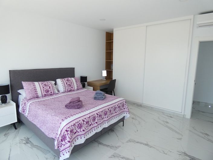 Image No.40-4 Bed Villa for sale