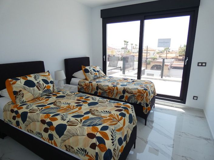 Image No.43-4 Bed Villa for sale