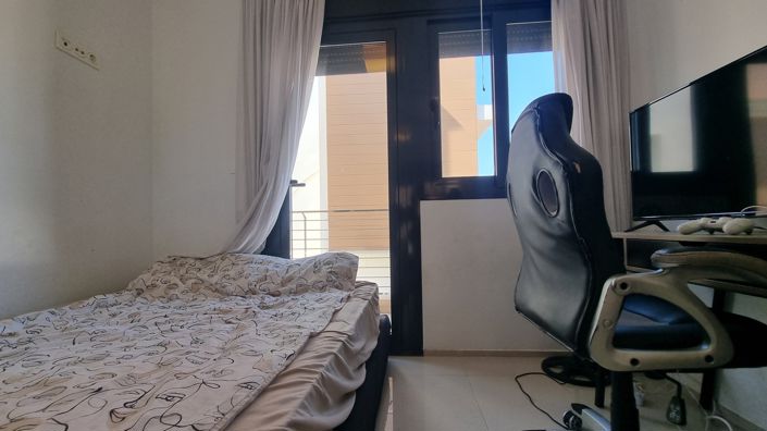 Image No.19-3 Bed Townhouse for sale