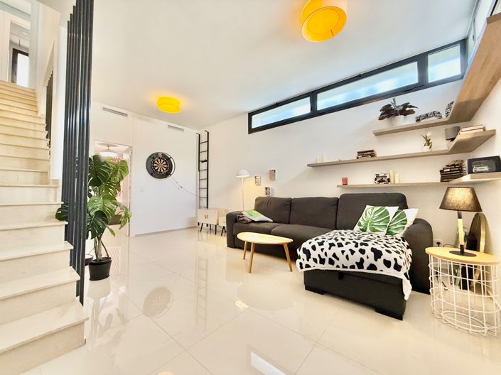 Image No.5-3 Bed Townhouse for sale