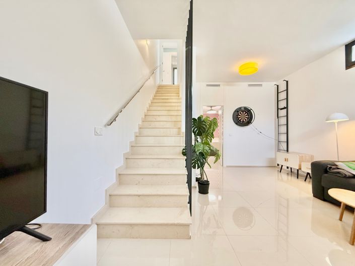 Image No.27-3 Bed Townhouse for sale