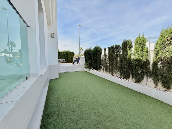 Image No.47-3 Bed Townhouse for sale