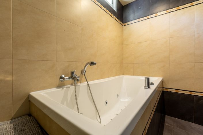 Image No.48-5 Bed Villa for sale