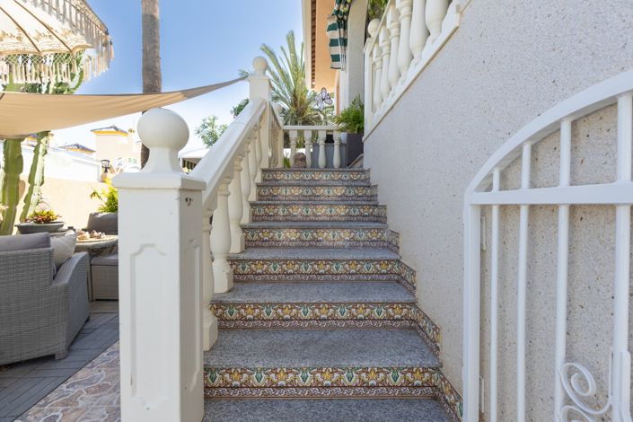 Image No.9-5 Bed Villa for sale