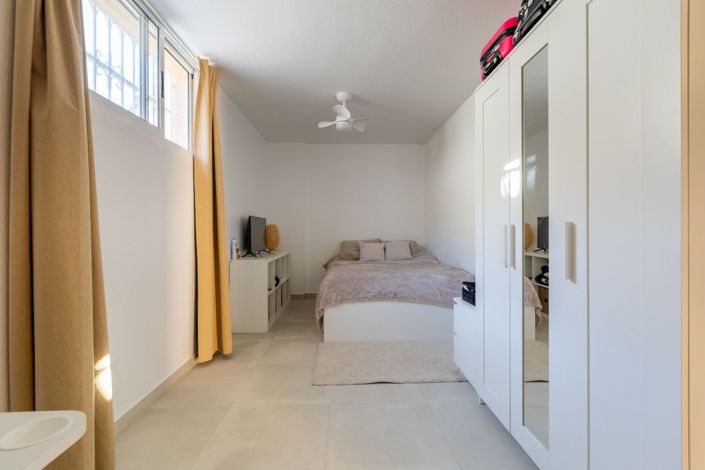 Image No.25-5 Bed Villa for sale