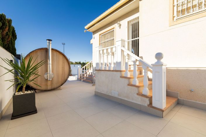 Image No.32-5 Bed Villa for sale