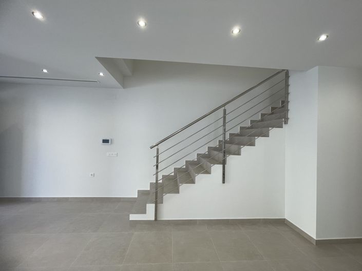 Image No.13-3 Bed Villa for sale