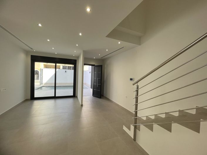 Image No.14-3 Bed Villa for sale