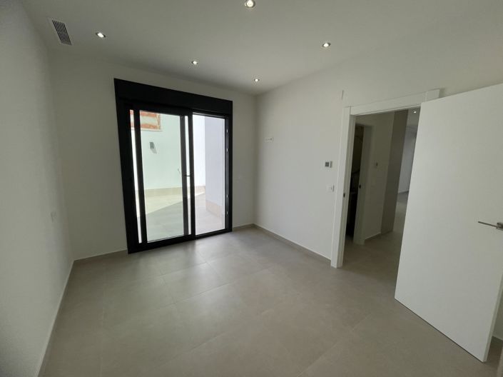 Image No.21-3 Bed Villa for sale