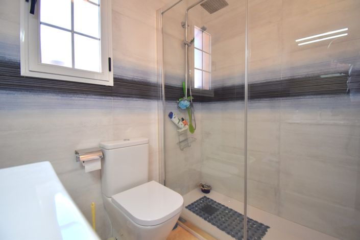 Image No.15-3 Bed Villa for sale