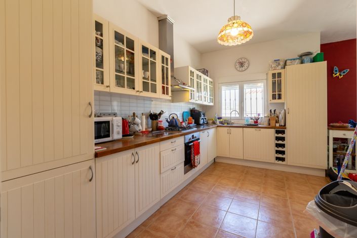 Image No.20-3 Bed Country Property for sale