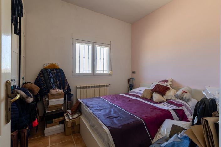 Image No.32-3 Bed Country Property for sale