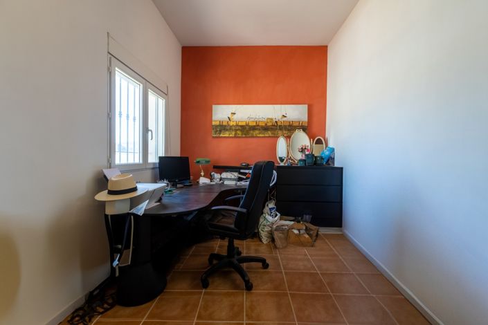 Image No.33-3 Bed Country Property for sale