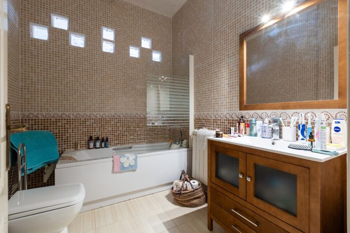 Image No.34-3 Bed Country Property for sale