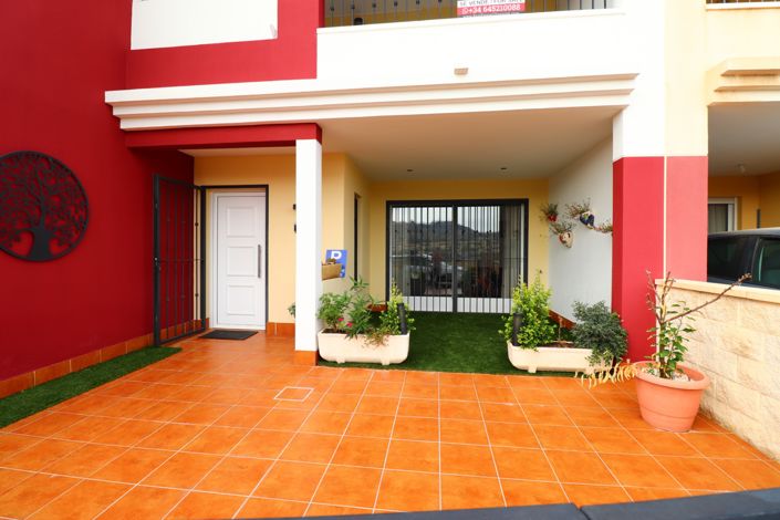 Image No.26-3 Bed Townhouse for sale