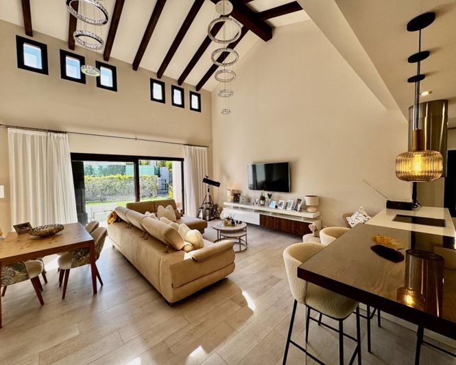 Image No.10-3 Bed Villa for sale