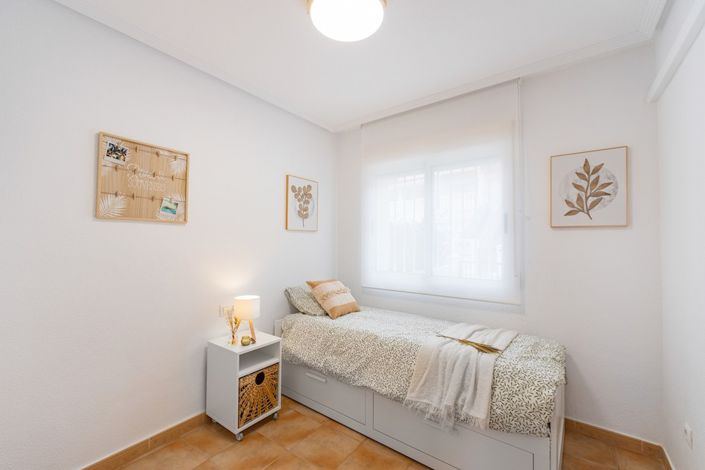 Image No.23-2 Bed Townhouse for sale