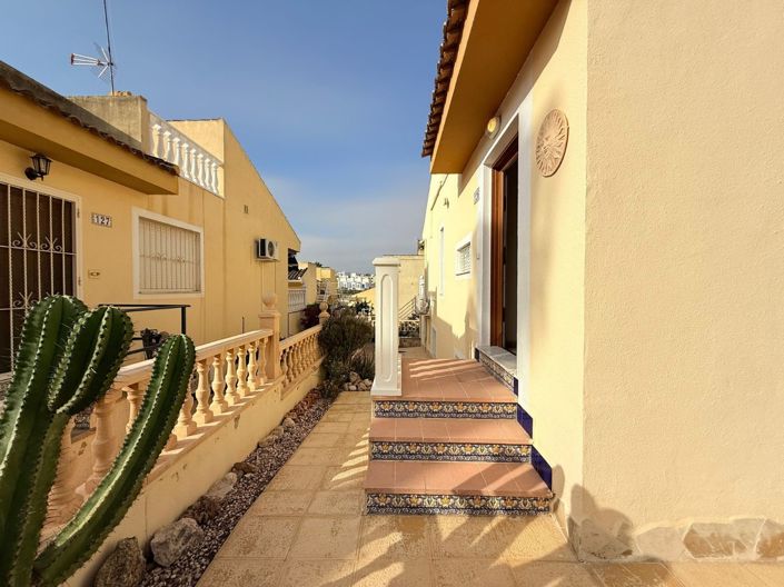 Image No.13-4 Bed Property for sale