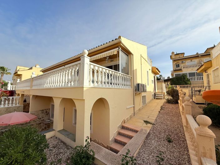 Image No.14-4 Bed Property for sale