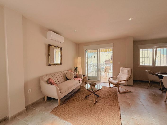 Image No.2-4 Bed Property for sale