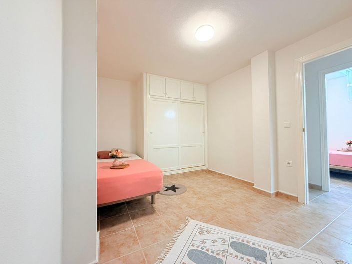 Image No.21-4 Bed Property for sale