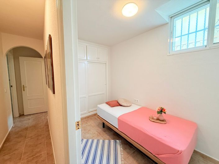 Image No.22-4 Bed Property for sale