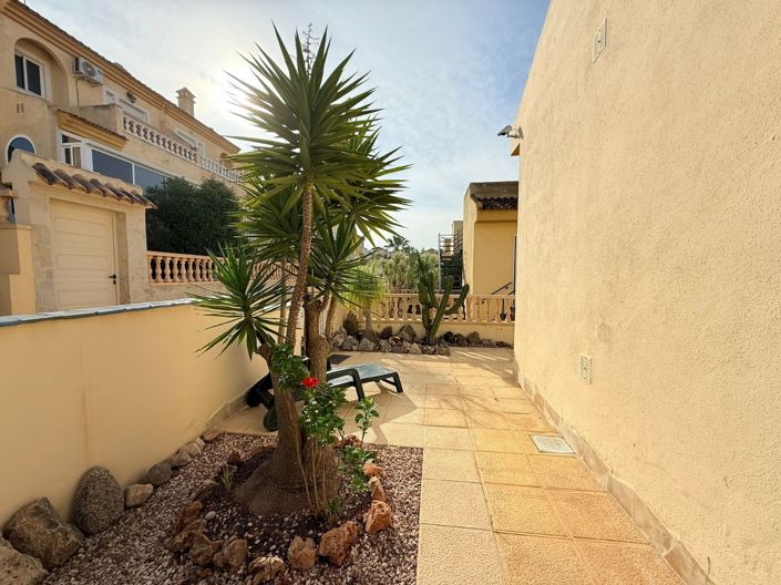 Image No.28-4 Bed Property for sale