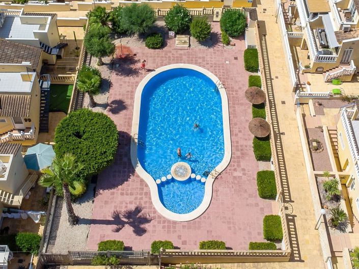 Image No.37-4 Bed Property for sale