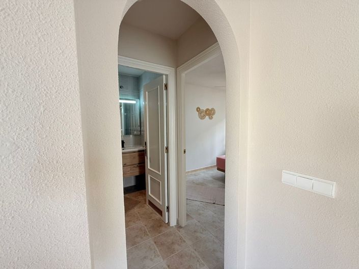 Image No.8-4 Bed Property for sale