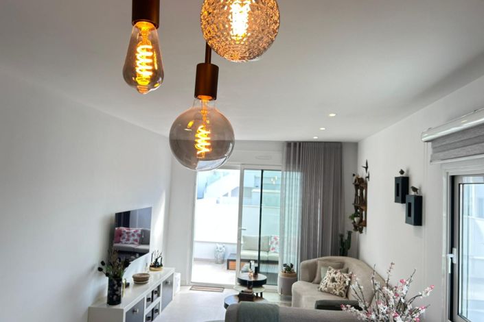 Image No.10-2 Bed Property for sale